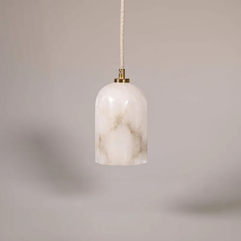Nowość w ofercie | Embassy Interiors Alabastrowa lampa wisząca Urania śr. 9,5 cm